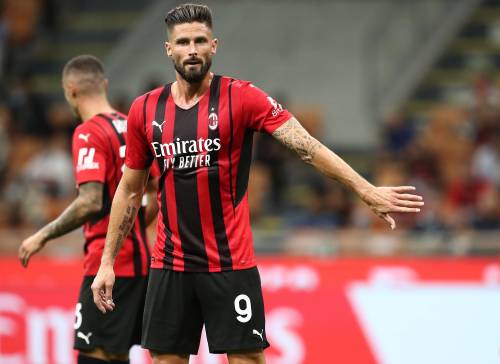 Giroud riscrive la storia del "9" al Milan