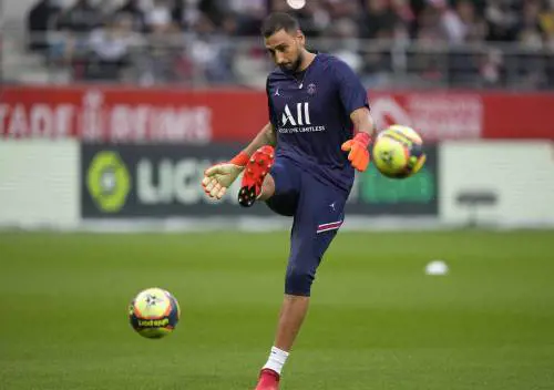 Perché Donnarumma va in panchina. E Buffon lo incoraggia così