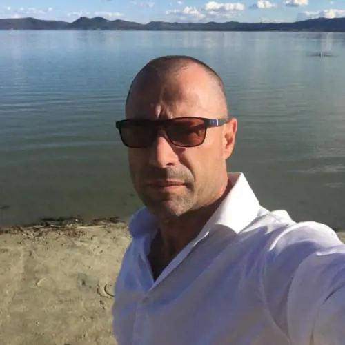 Poliziotto no-vax morto a 58 anni. "Si credeva forte più del virus"