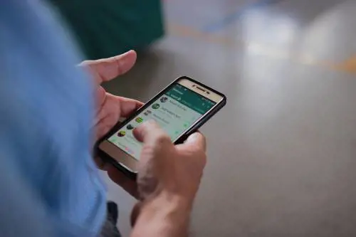 Lo adescano in chat, poi il sequestro e la rapina
