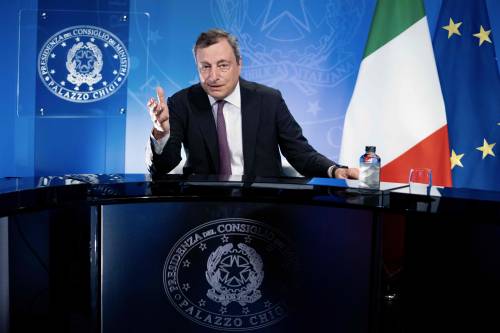 Draghi lancia la sfida ai leader dell'Ue: l'idea di un decreto sull'accoglienza dei profughi