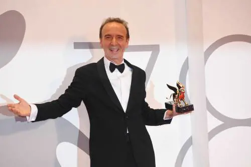 Gli italiani, i film e l'amore per la moglie. Il Lido ruggisce con il Leone Benigni