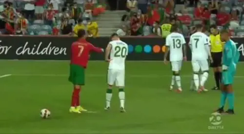 Lo schiaffo, il rigore sbagliato poi la doppietta: la notte folle di Ronaldo