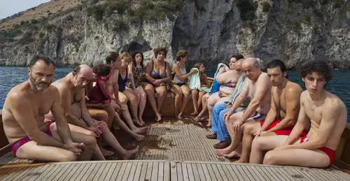 È la mano di Sorrentino a dipingere un gran film