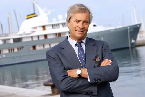 Arnault lascia a Bolloré la "Rcs transalpina"