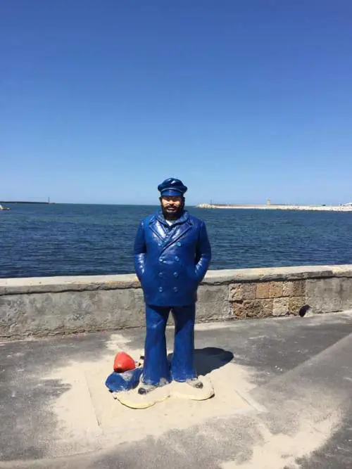 Statua di Bud Spencer rimossa e restituita all'artista che l'ha realizzata. Scoppia la polemica