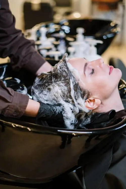 "Un solo shampoo". La singolare ordinanza anti-siccità del sindaco