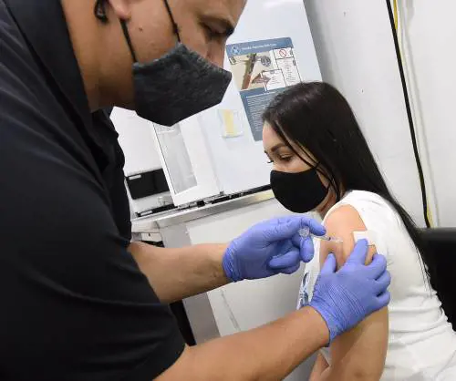 Pfizer chiede il via libera al vaccino per i bambini. E c'è la spinta dei pediatri