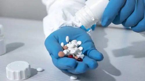 Tumore del colon e antibiotici: esiste un legame