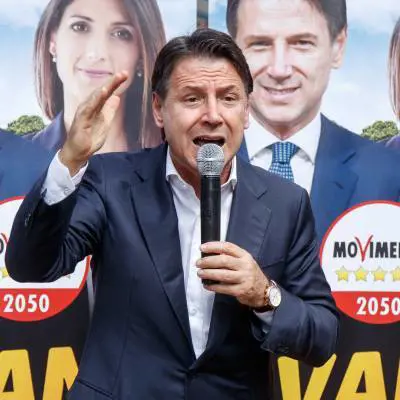 "Non siamo no vax". Conte apre all'obbligo vaccinale