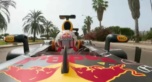 La Red Bull sfreccia a Palermo per uno spot. Bufera per i soli 180 euro di suolo pubblico pagato