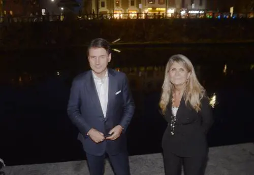 Conte vede nero a Milano e sbaglia pure il cognome della sua candidata sindaco