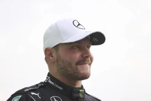 La fine del gregariato. A Monza nuovo scherzo di Bottas a Hamilton