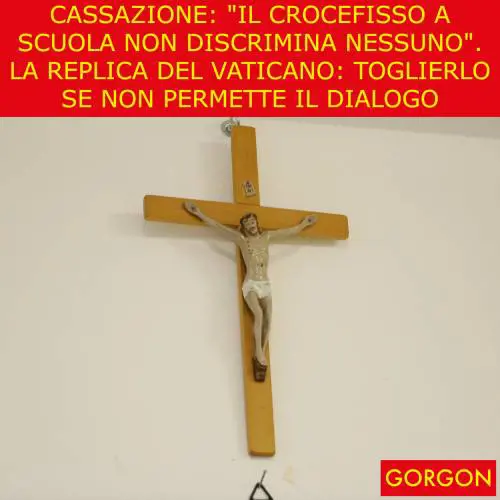 Ecco la satira del giorno. Sì al crocefisso a scuola