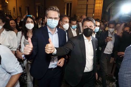 I messaggini su Conte: "Ecco perché canta Bella Ciao..."