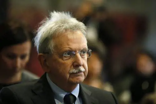 Partorisce sola in cella. Bufera sui "pm in ferie"