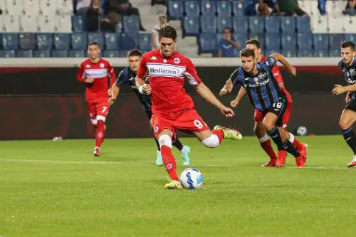 Gasp, che Vlahovic: per la Dea ko di rigore