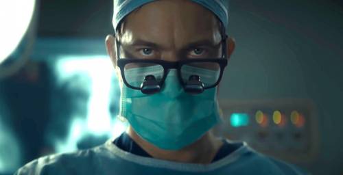 La storia (vera) del medico-macellaio diventa una serie tv. Ecco il "Dr. Death"