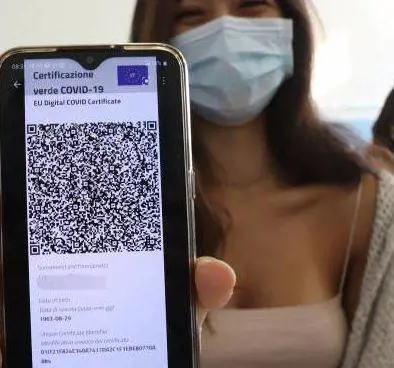 Green pass, in arrivo sanzioni pesanti per lavoratori pubblici e privati