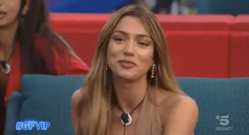 "Str...", "Perfida". Scoppia già la "rissa" al Gf Vip