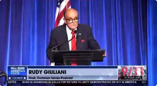 La sparata di Rudy Giuliani contro la regina Elisabetta e il principe Andrea 