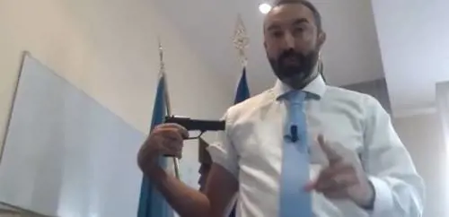 Le frasi choc che imbarazzano Conte