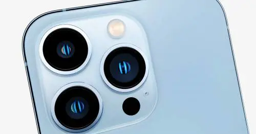 iPhone, allerta schermo rosa: è colpa di un bug