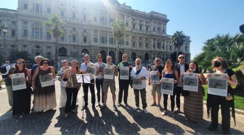 Oltre Il Sistema: flash mob di Sylos Labini al Palazzaccio