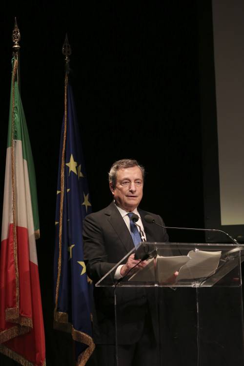 Draghi tira dritto anche con i sindacati: oggi in Cdm il decreto sul super green pass. No ai tamponi gratis