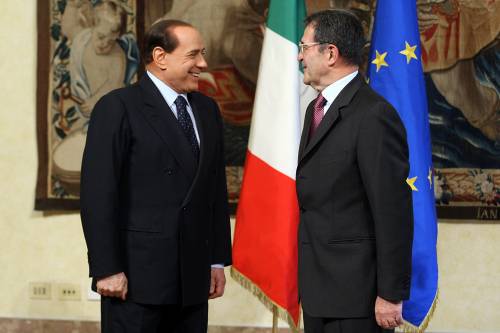 Prodi "scagiona" il Cav: "La perizia psichiatrica ennesima follia italiana"
