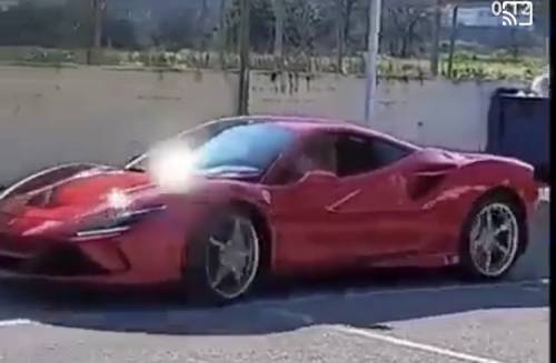 Napoli, bambino di 11 anni al volante di una Ferrari