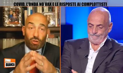"Il vaccino non funziona", "Fandonie". Scontro in tv tra Paolo Brosio e Bassetti