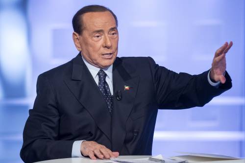 Berlusconi in campo col "coeur in man". "Serve una svolta: Fi è essenziale per governare"