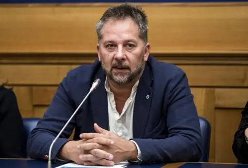 Toghe rosse, al convegno il capo (indagato) dell'ong