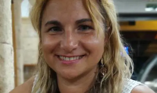 "Covid non esiste". Maestra in gravi condizioni