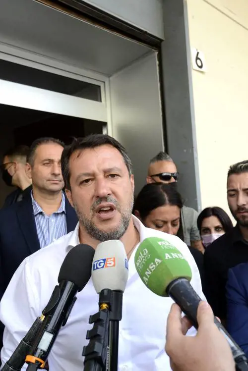 Il centrodestra alza le barricate: "Non passerà". E i promotori attaccano il Pd