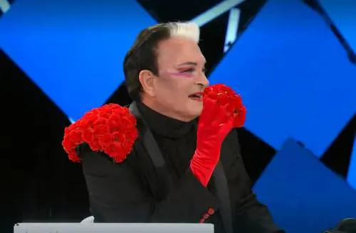 "Ma non è Orietta?", la gaffe di Malgioglio in tv