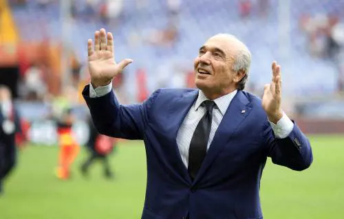 La Premier pensa agli Usa. Commisso al suo cash