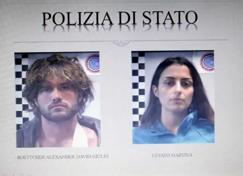 "Corri, è acido", così "purificavano" gli amanti di Martina