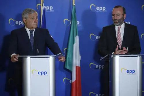 "Con Berlusconi, la coalizione sarà pro-Europa". Weber zittisce la sinistra