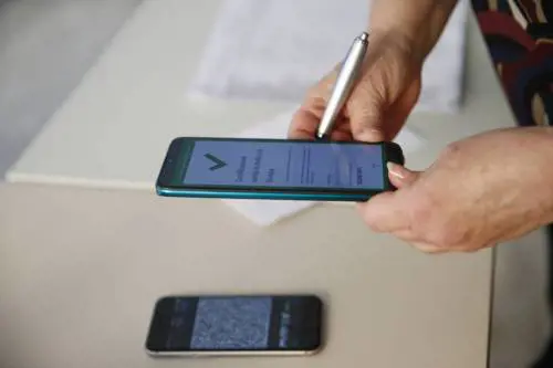 Green pass al lavoro: regole e sanzioni. Cosa cambia da venerdì