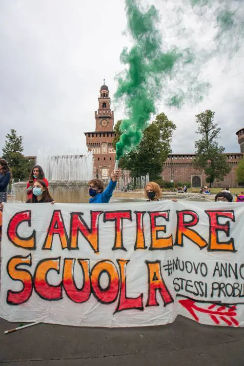 In quarantena 3.700 studenti. Ma le scuole cadono a pezzi