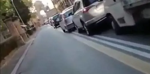 Contromano sulla corsia dei bus: l'ultima figuraccia di Santori