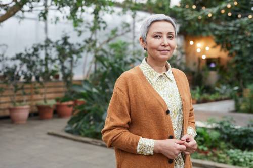 Caduta dei capelli nelle donne over 60: cosa fare
