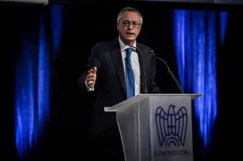 La bordata di Bonomi alla politica: "Basta flirt coi No Vax"