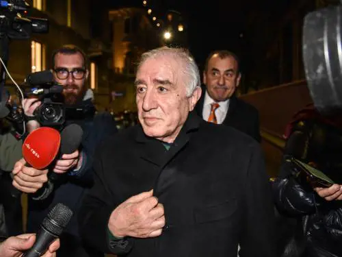 Vogliono processare il Cav da morto