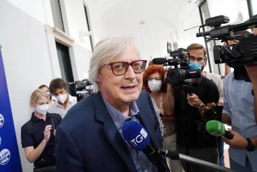 "Conosci le droghe": scoppia la rissa Sgarbi-Fedez