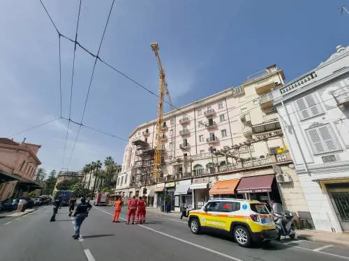 "Voglio la richiesta di asilo". E il pachistano blocca il centro di Sanremo