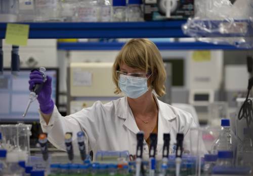 "8 miliardi di dosi all'anno": così cambia la lotta al Covid