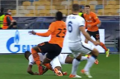 L'Inter non sfonda con lo Shakhtar. Infortunio choc per Traoré